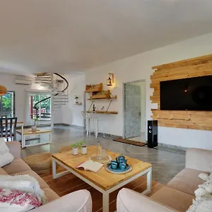 https://luxurious-4bhk-farm-at-manesar.top-gurgaonhotels.com